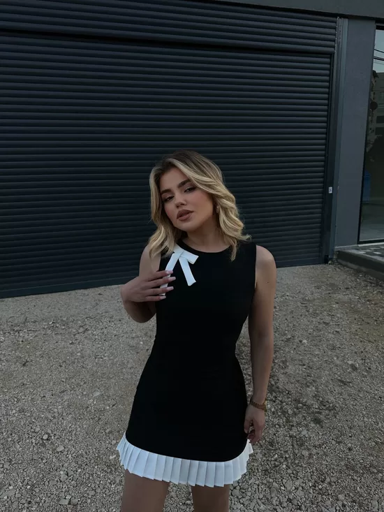 Kleita Tifānijas stilā