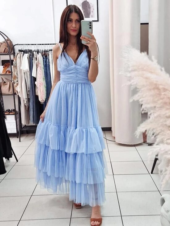 Gaiši zilā tilla  vakarkleita